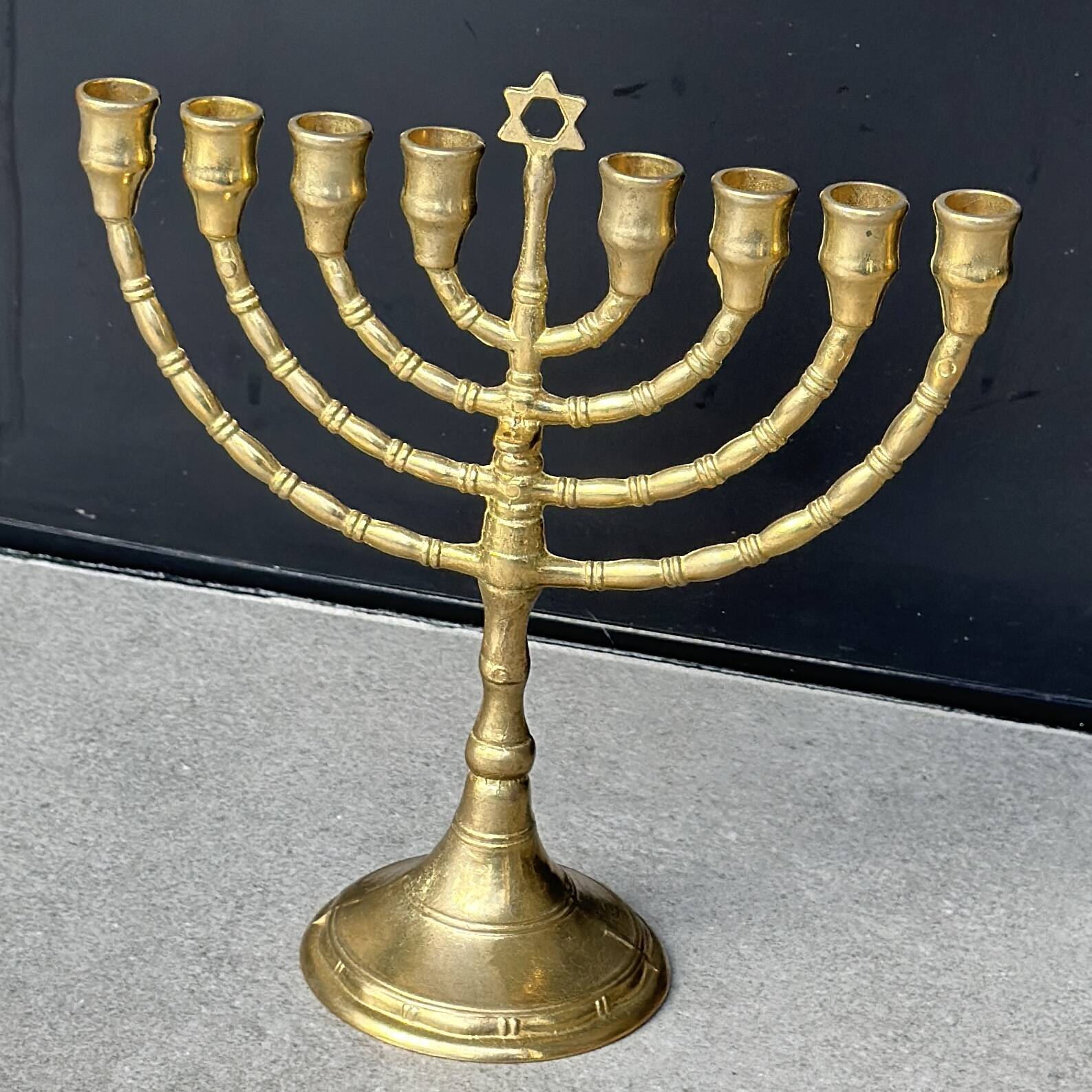 9-branch candlestick (Hanoukia) in brass.