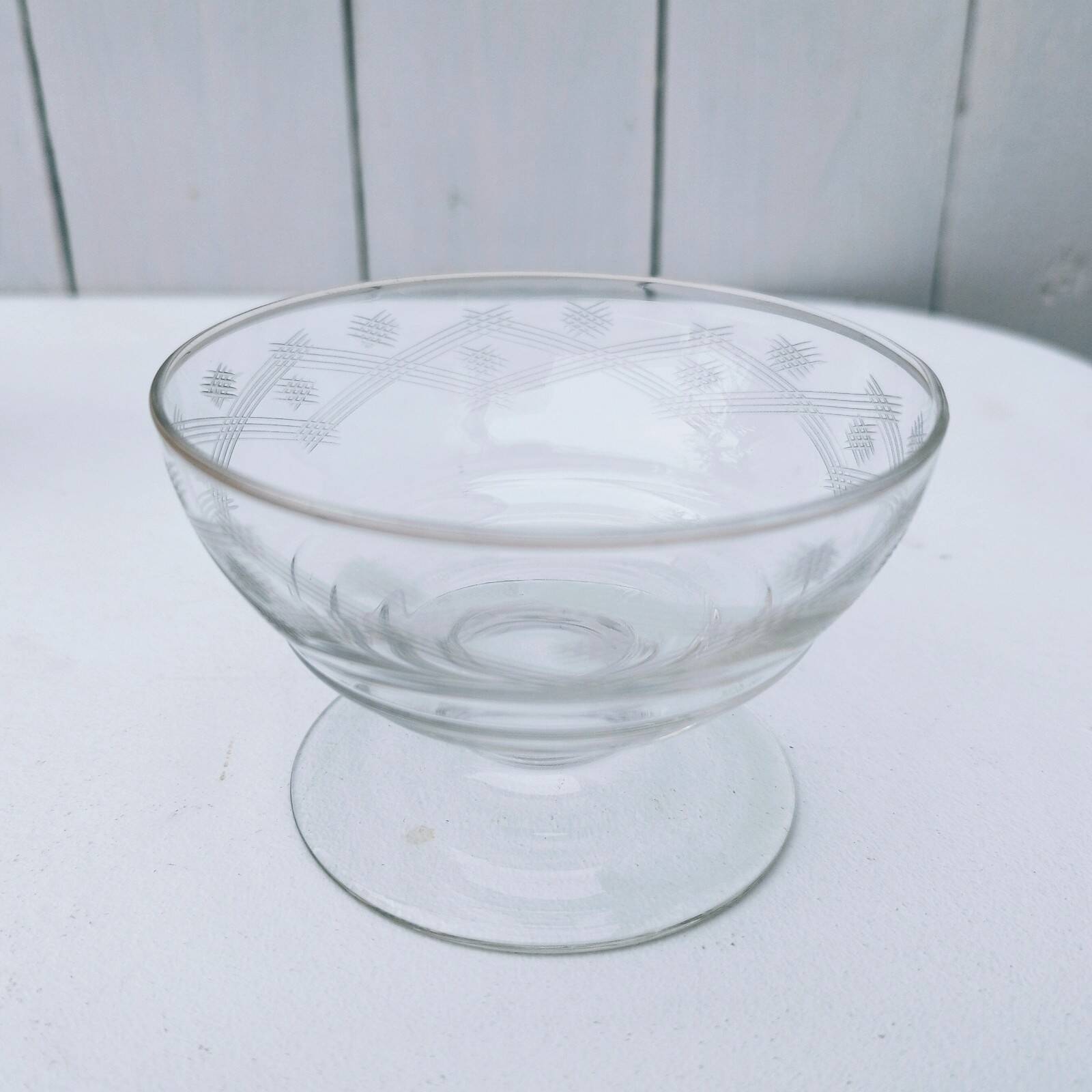 8 chiseled frieze crystal champagne glasses