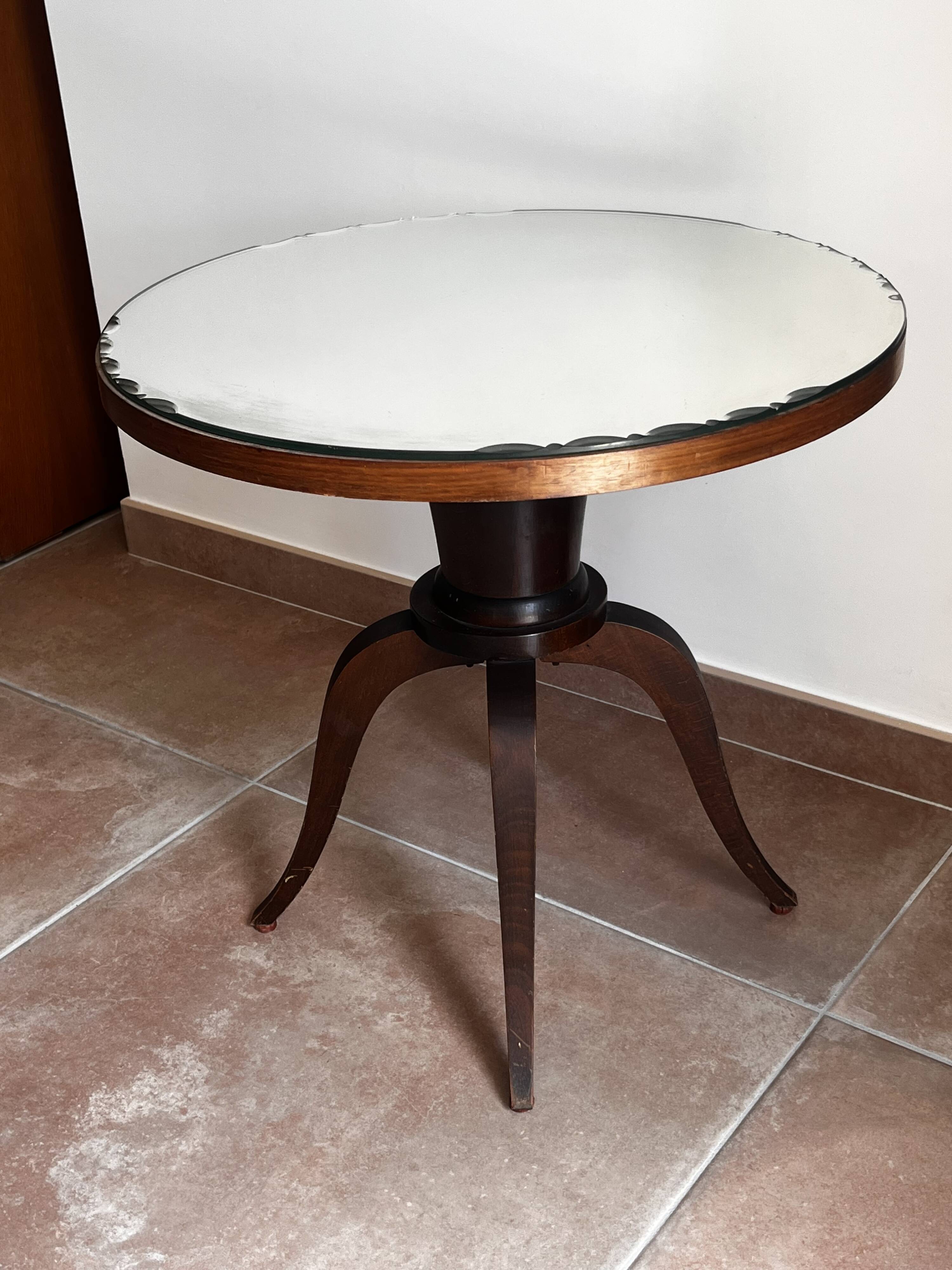 Art Deco pedestal table