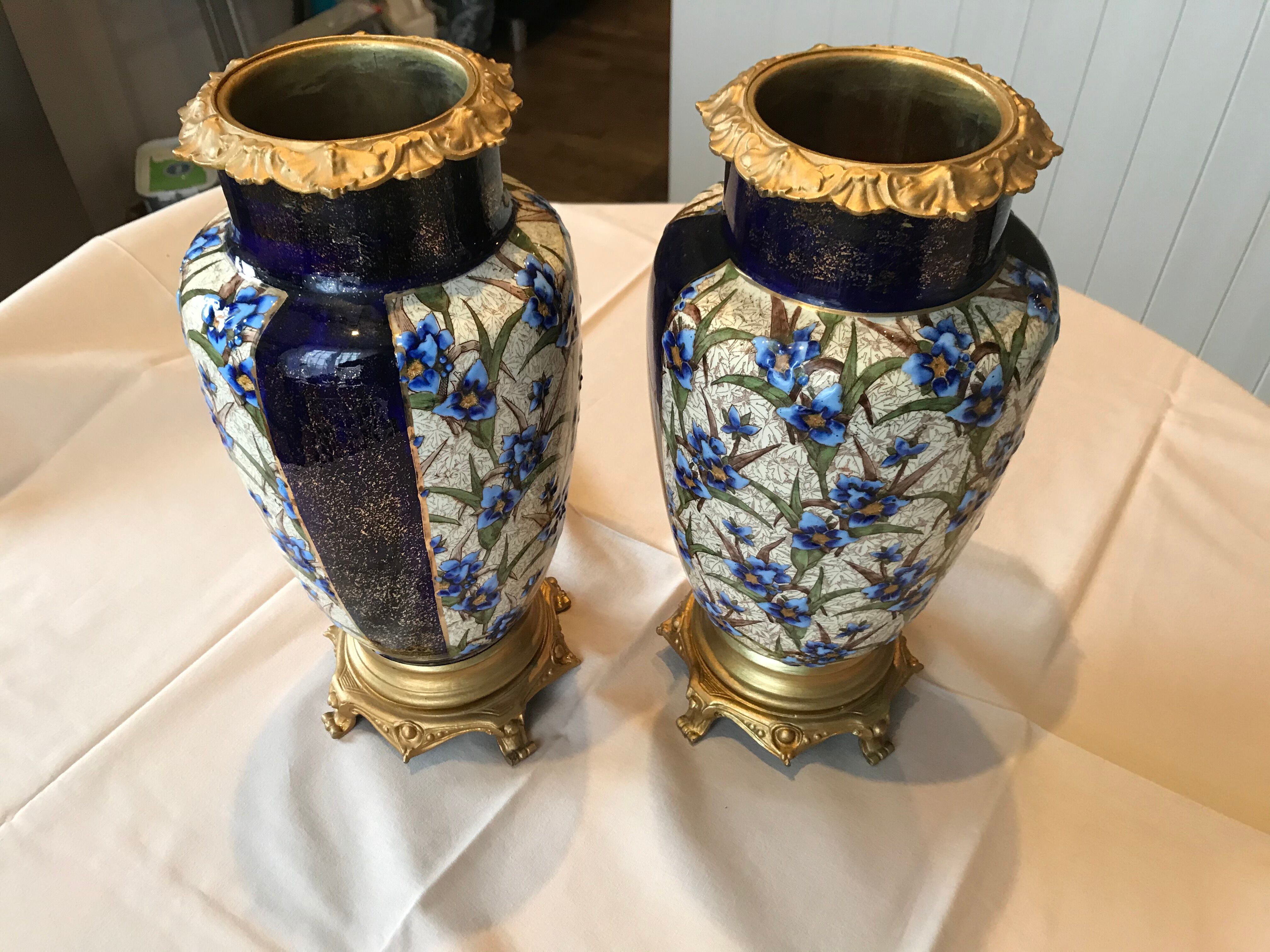 Pair of vases in 19th century fïence