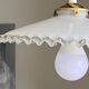 Ancienne suspension abat jour en verre opaline blanc et la bordure ondulée