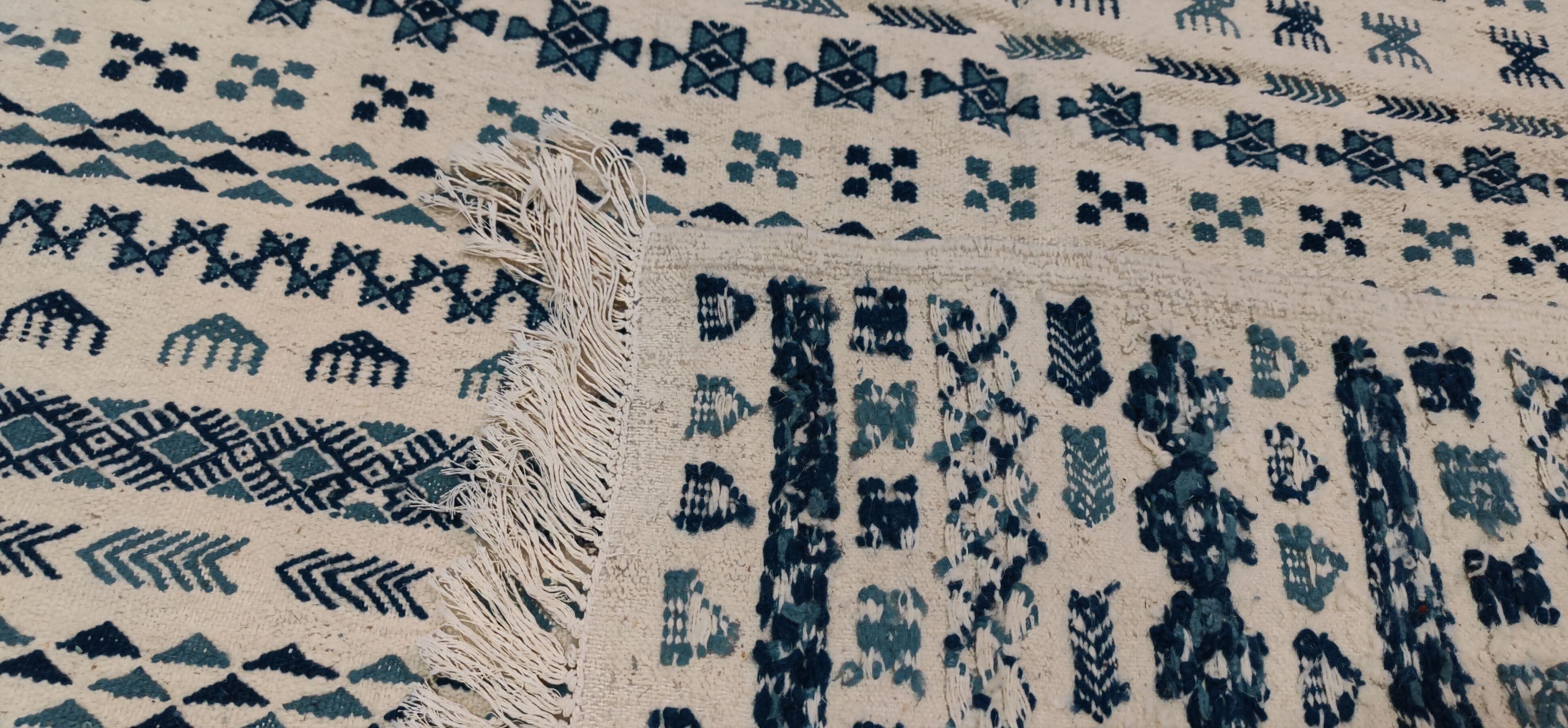 Carpet in natural wool 130x220cm