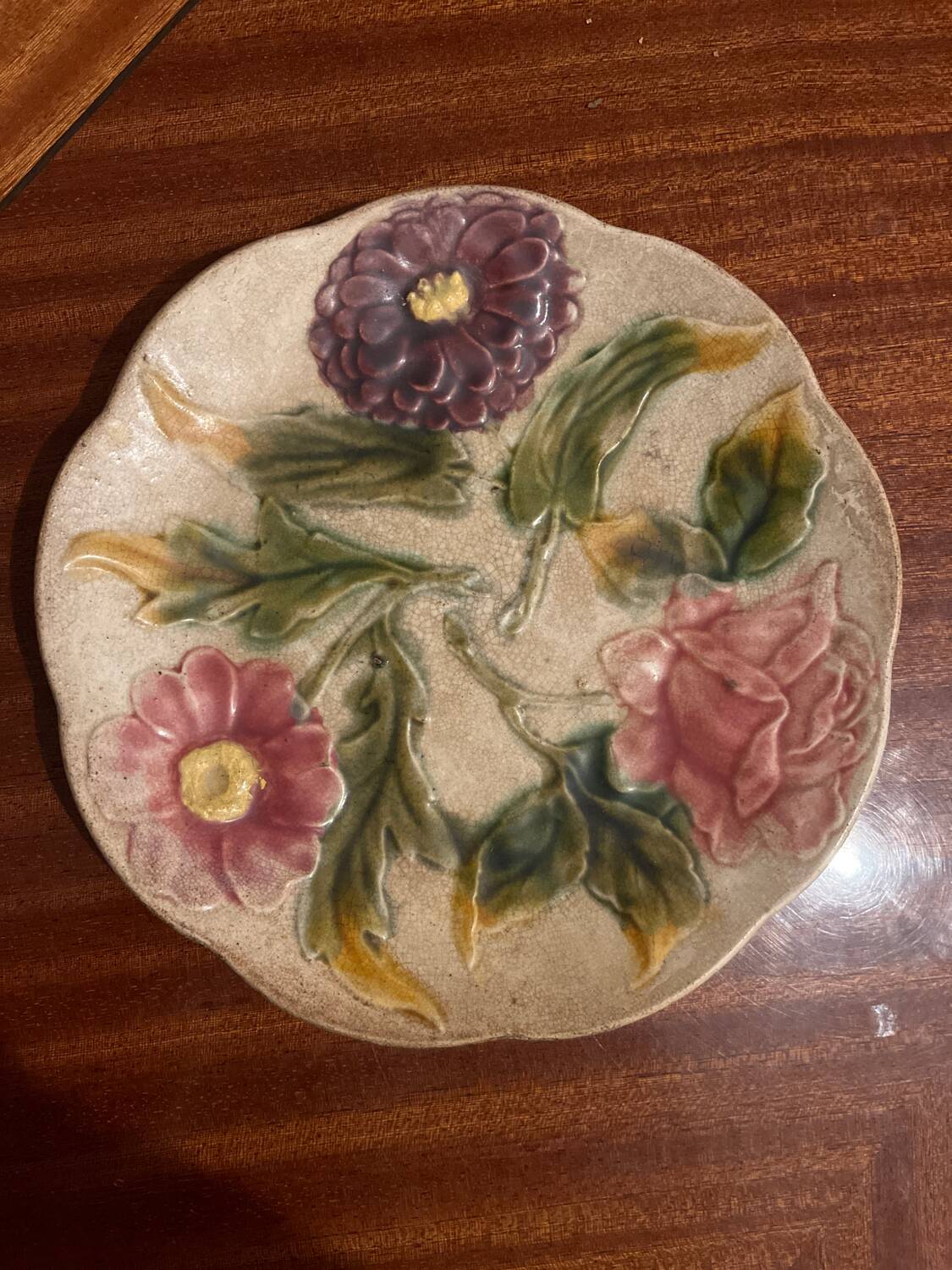 Decorative barbotine plate