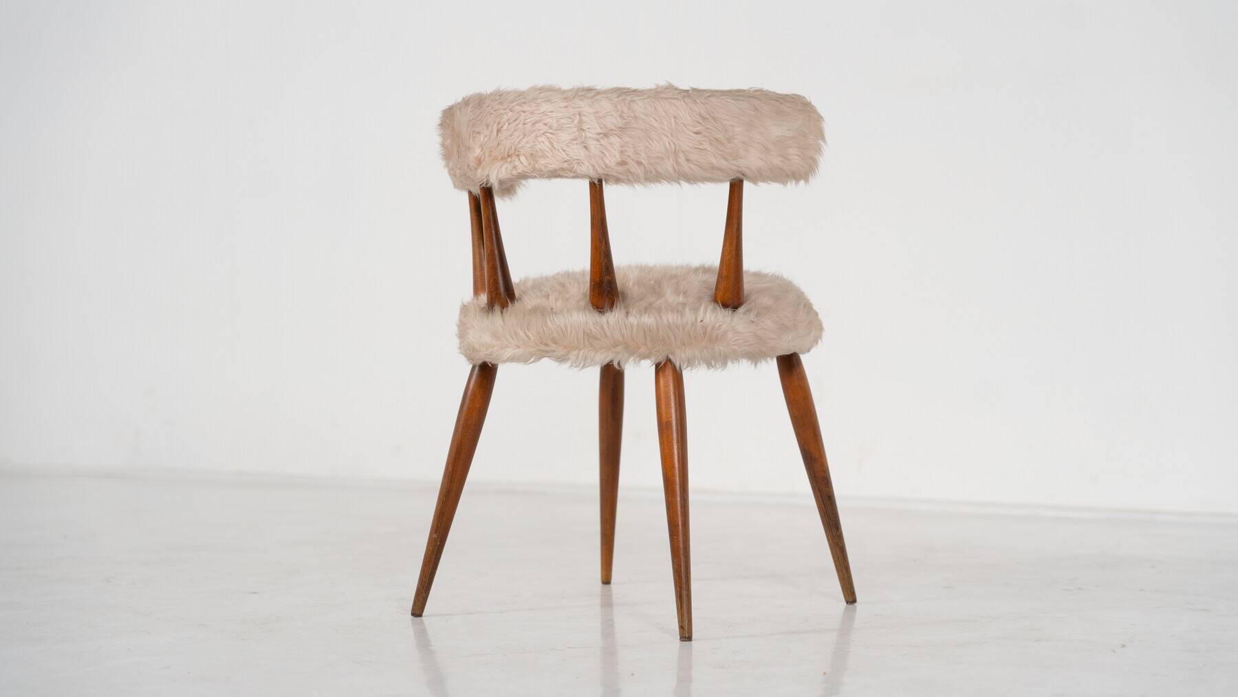Paire de chaises cocktail scandinaves du milieu du siècle - années 1950