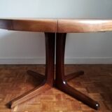 Central-footed rosewood round table