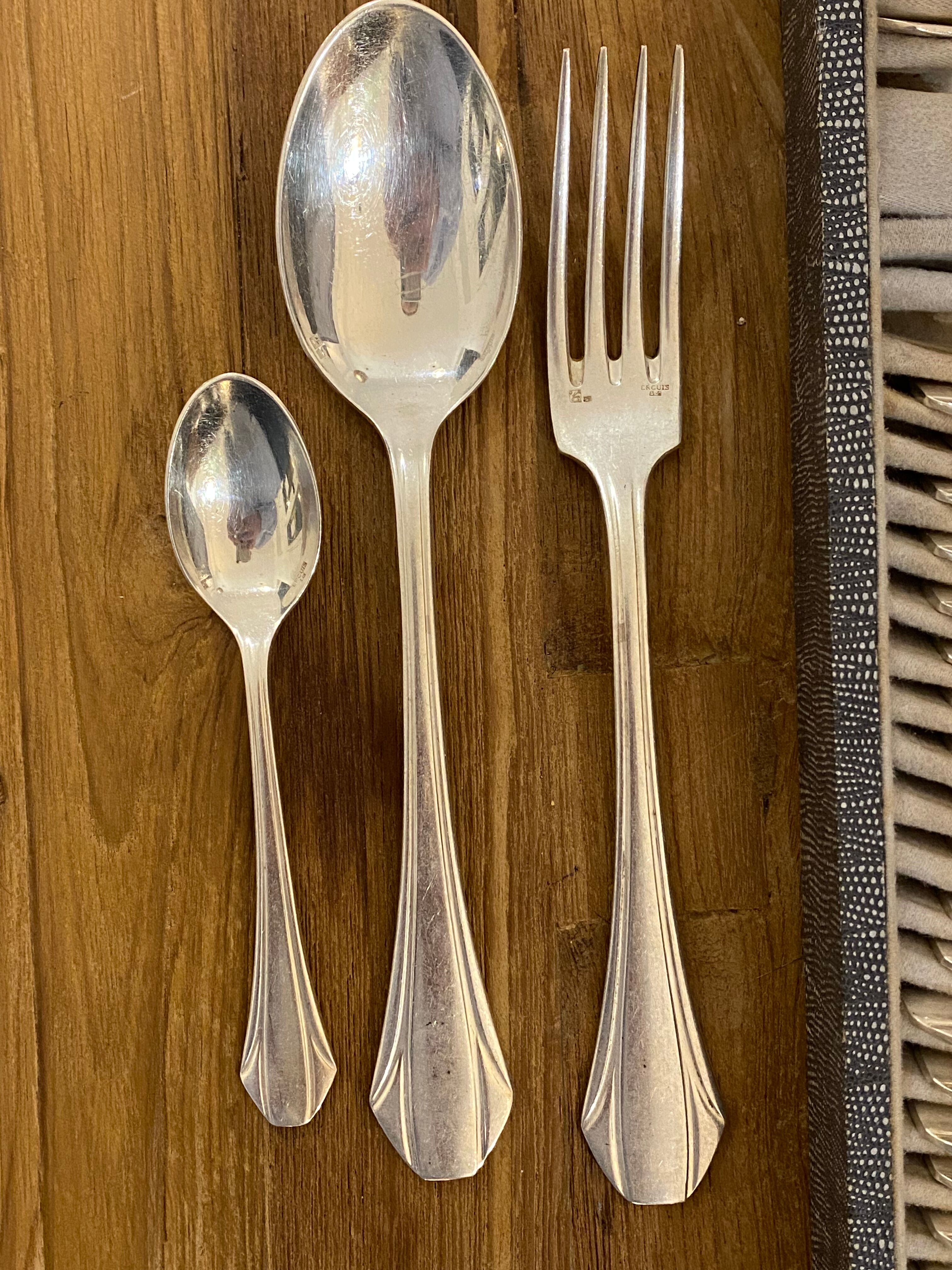 Silver metal household ercuis