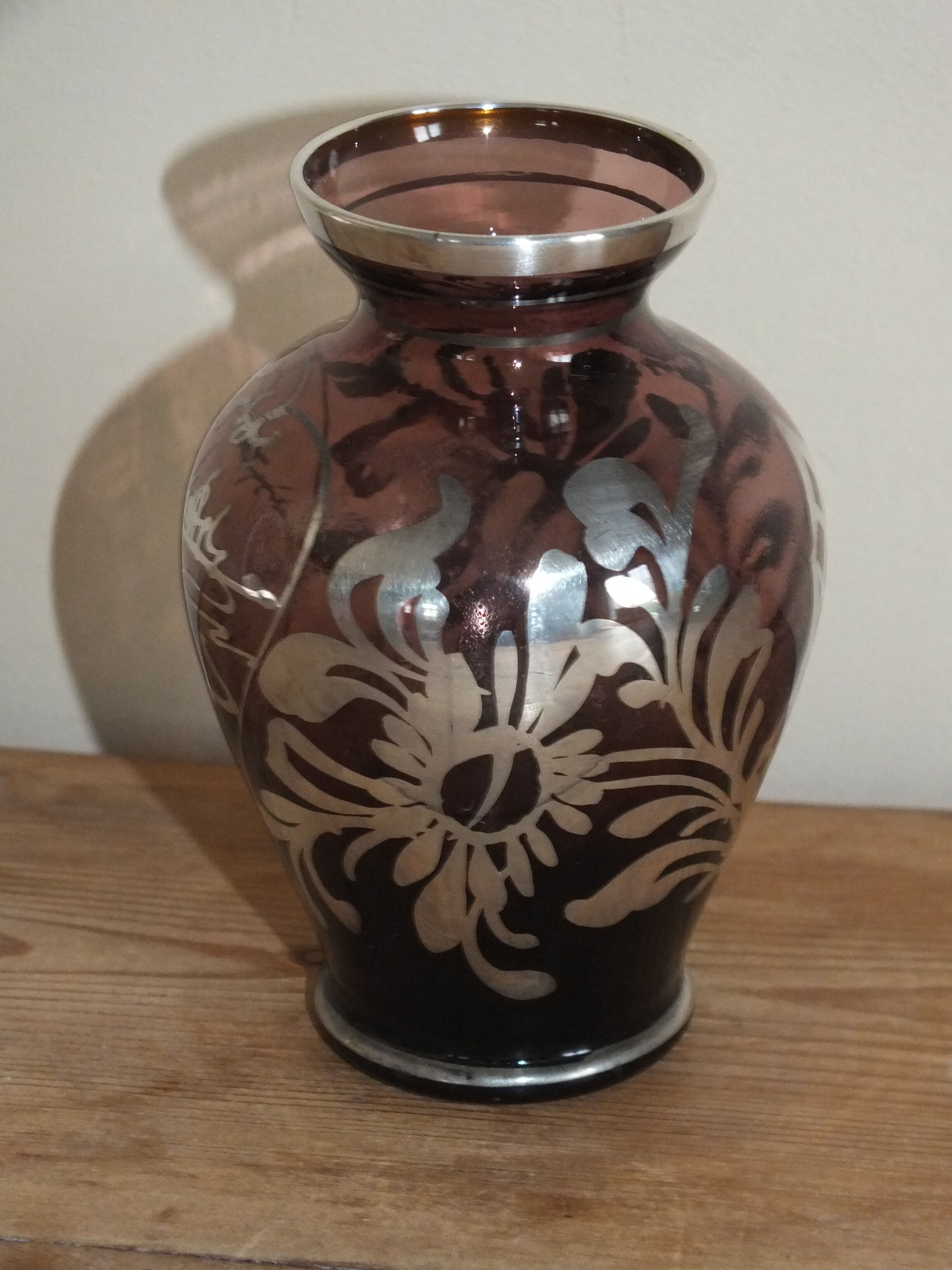 Small Holy Grail vase in purple crystal and silver inlays