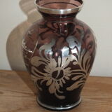 Vase Saint Graal en cristal mauve et incrustations d'argent