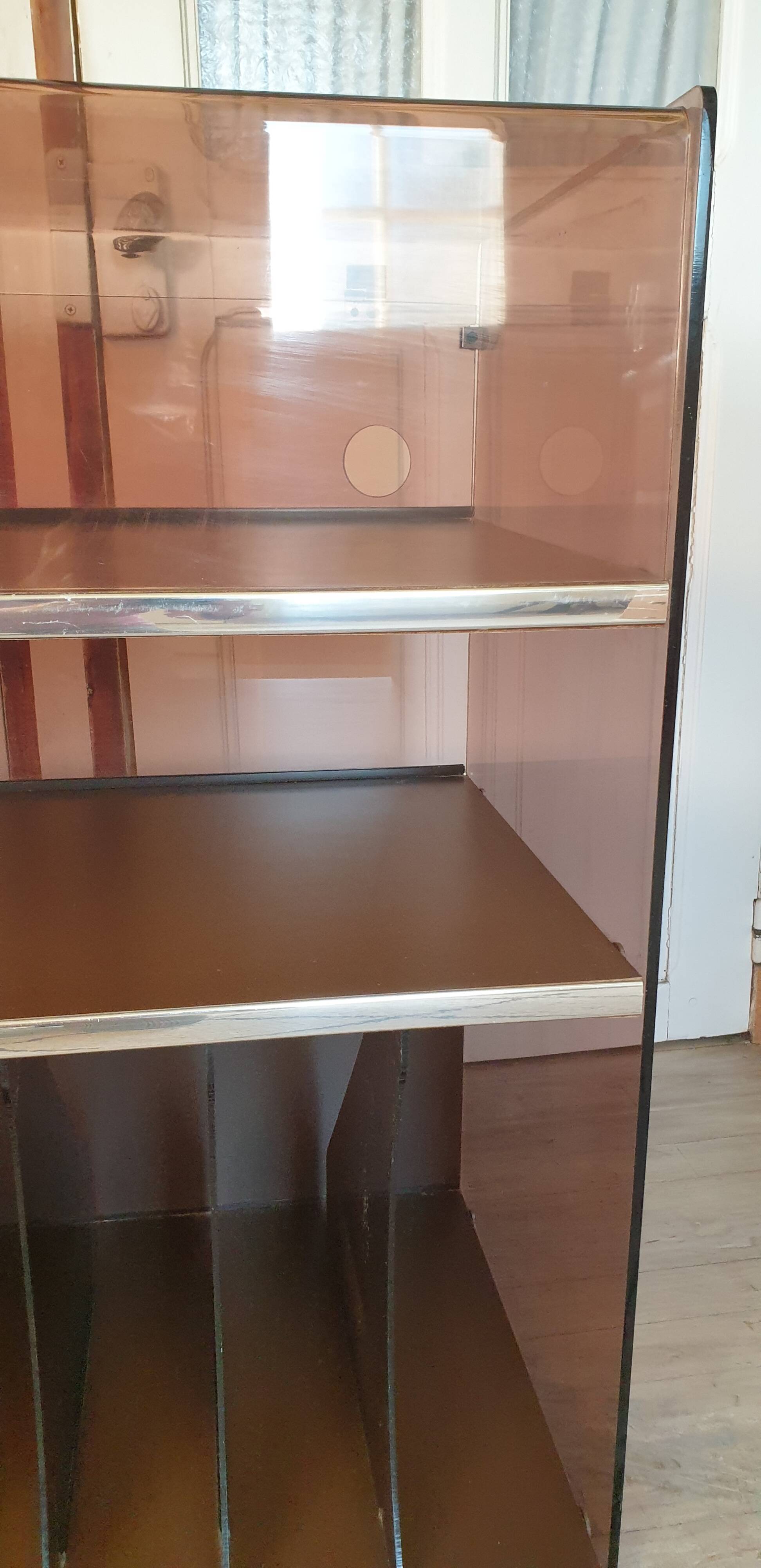 Meuble hifi stéréo en plexiglas