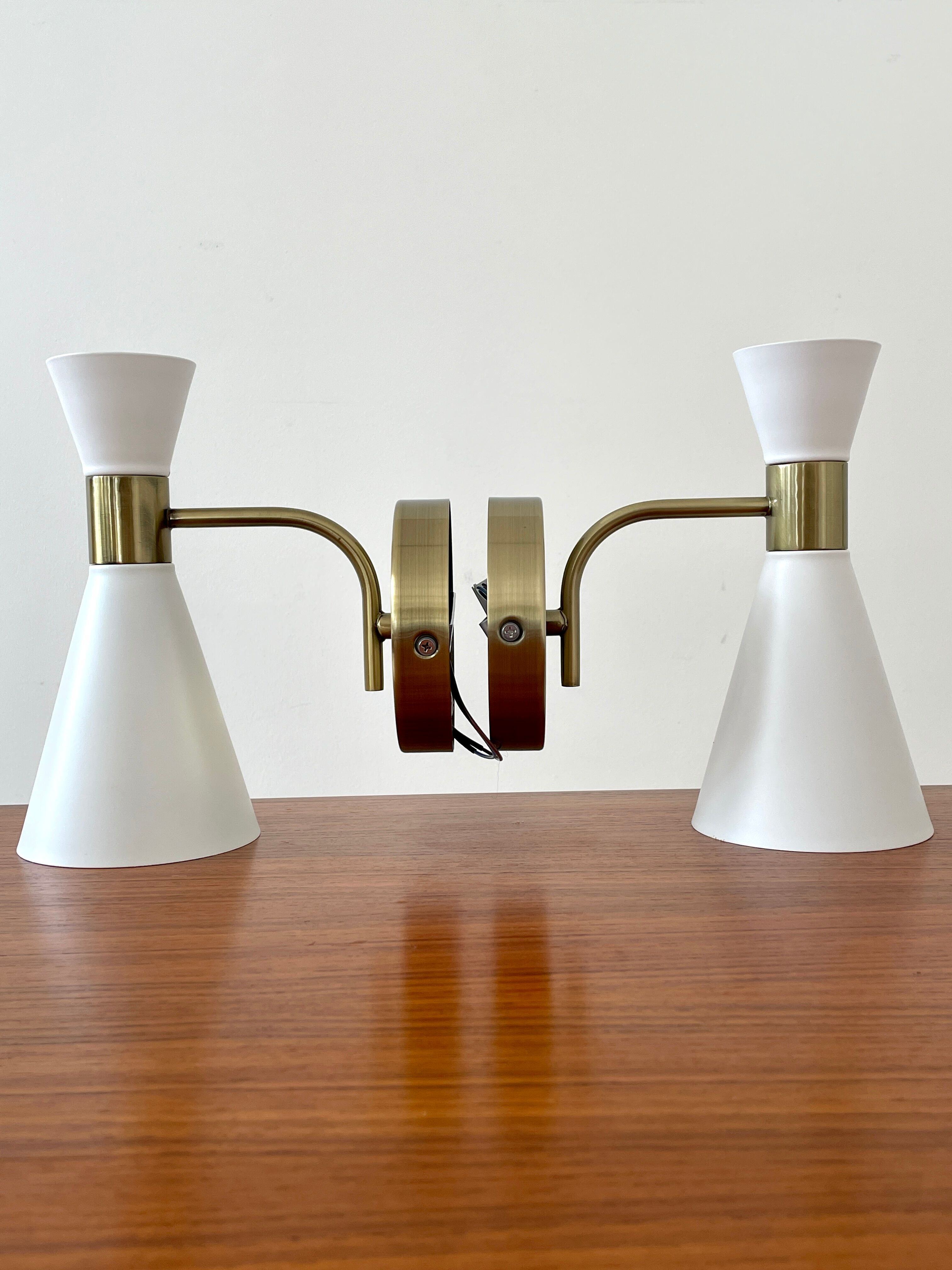 Pair of diabolo wall lamps