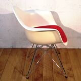DAR armchair, Charles & Ray Eames Vitra