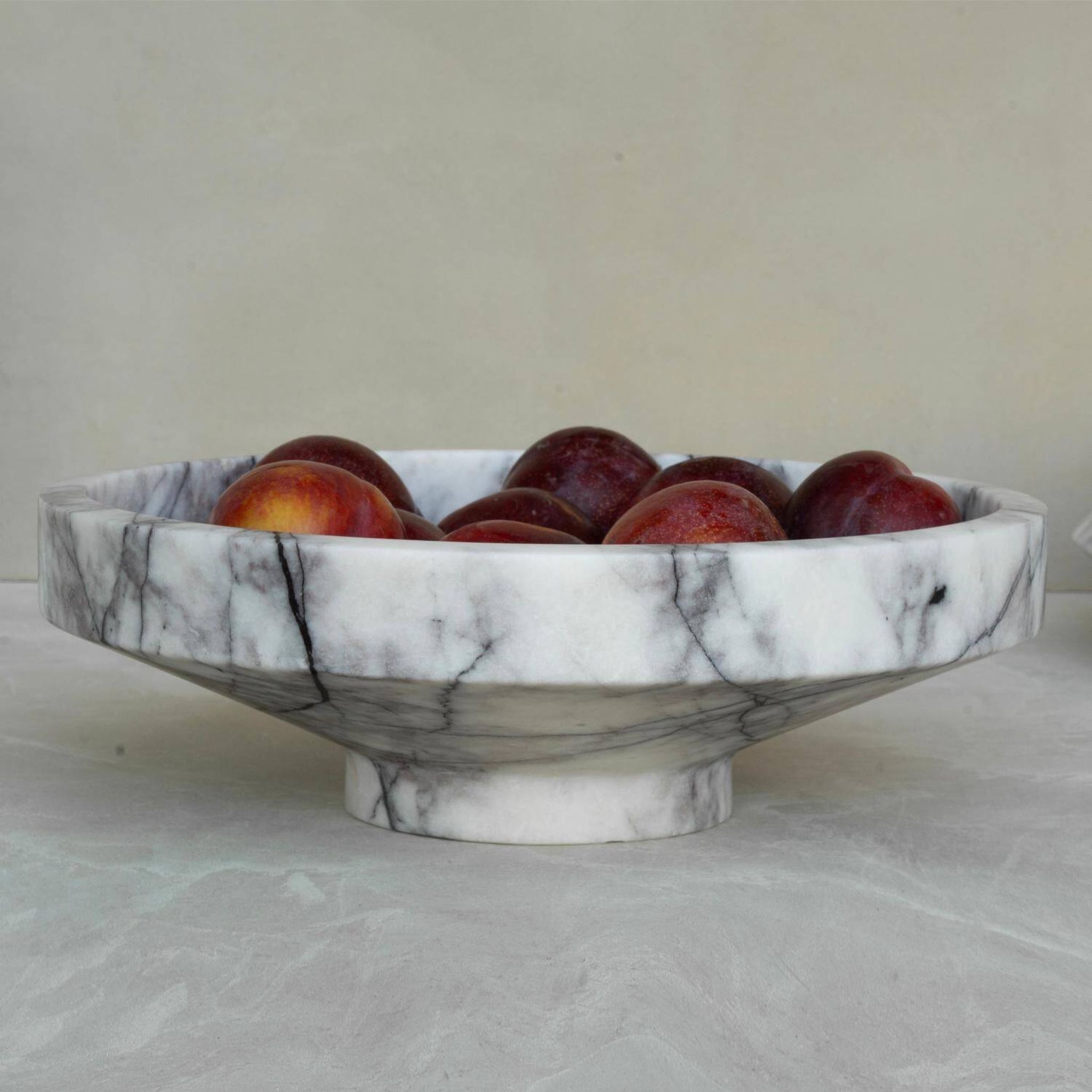 Bol étroit en marbre blanc lilas