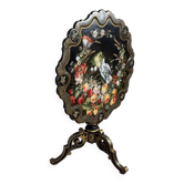 Guéridon Napoléon III, plateau basculant en bois noirci, décor burgauté de fleurs et d’oiseaux