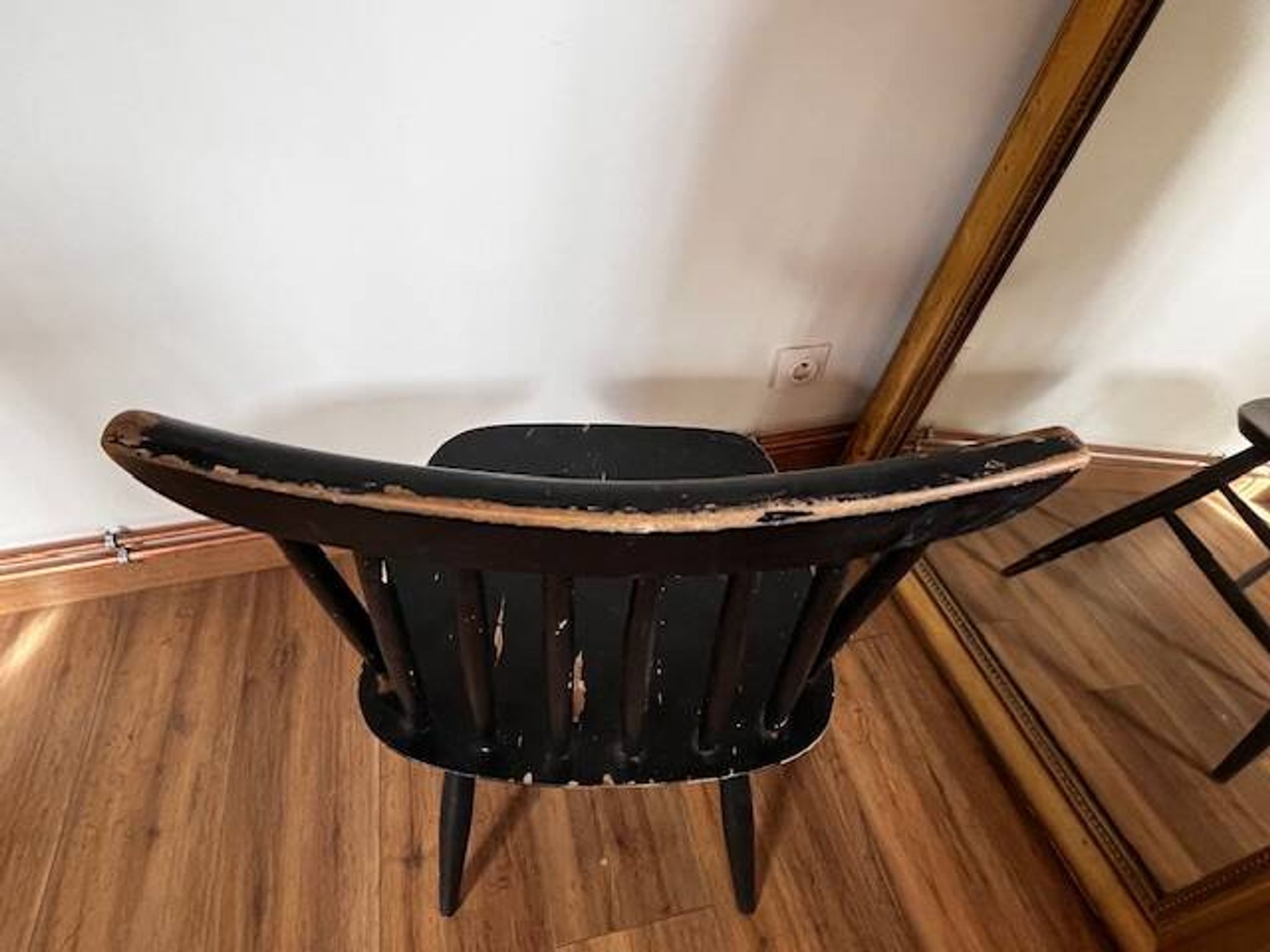 Chaise noire type fanett