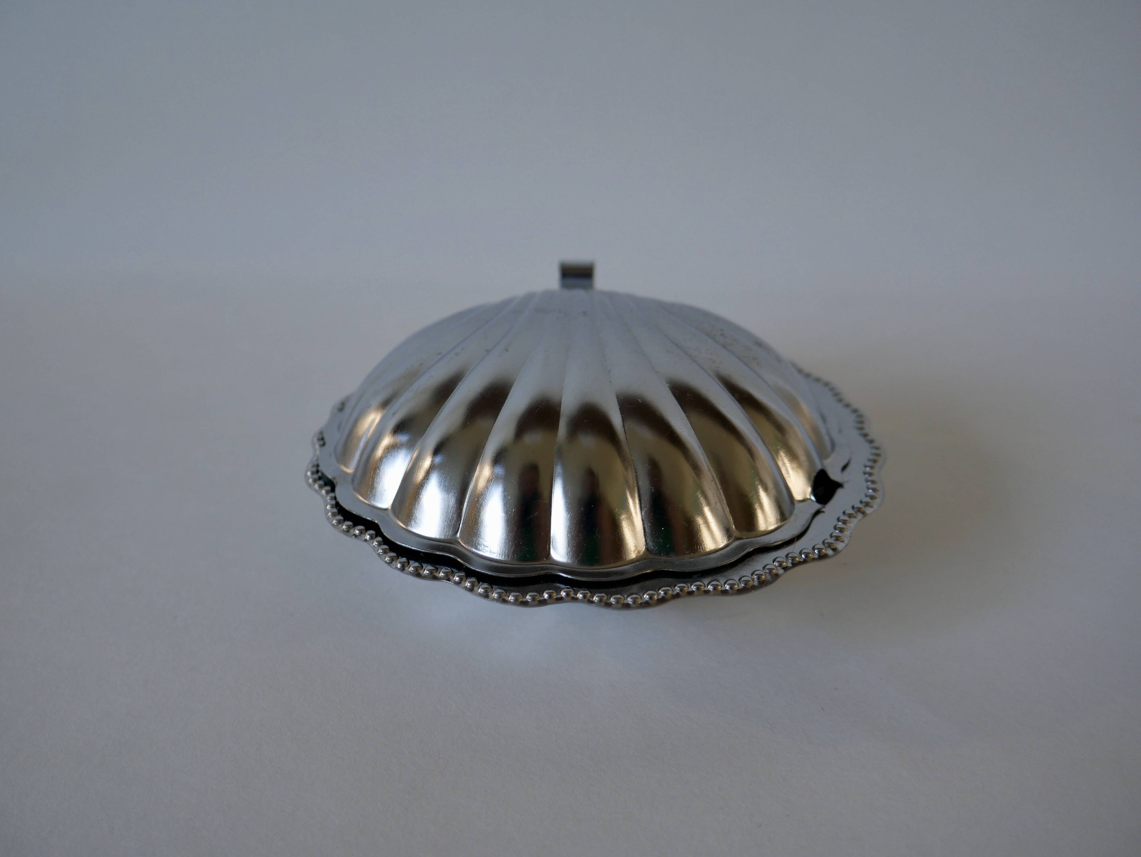 Shell pocket in silver metal and blue glass interior from the 60s and 70s
