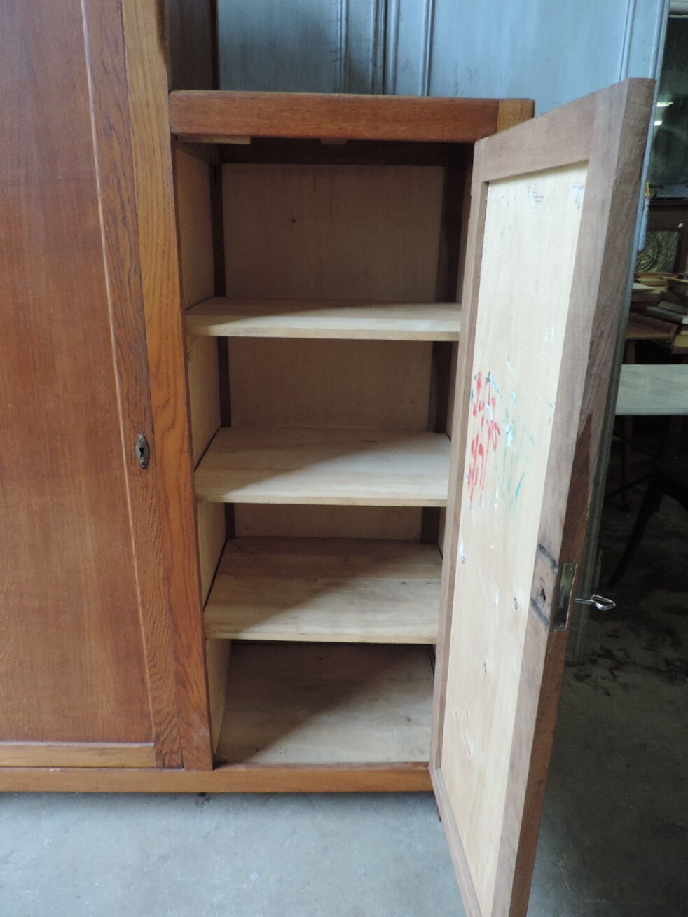 Asymmetrical parisian wardrobe