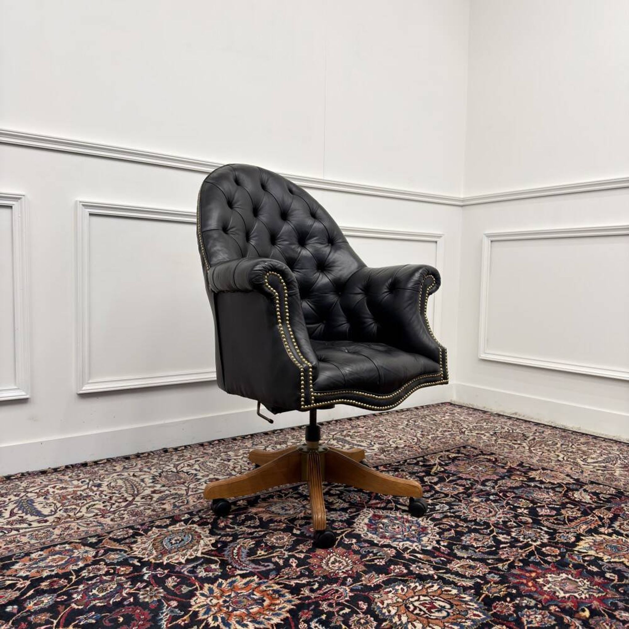 Classic English Chesterfield Desk Chair Black