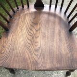 A pair of Windsor chairs in solid elm from the 1950s.