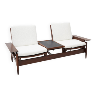 Wooden canapé and white boucle by Mario Franchioni for Framar, 1960s.