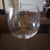 Set of 4 crystal wine glasses, engraved geometric patterns
