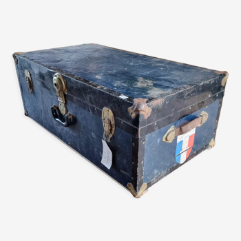 Old suitcase Liner France