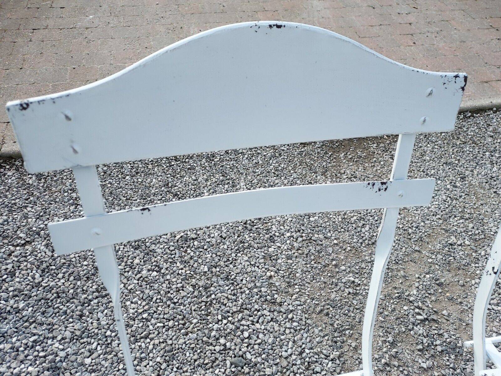 Folding garden furniture in white patinated iron