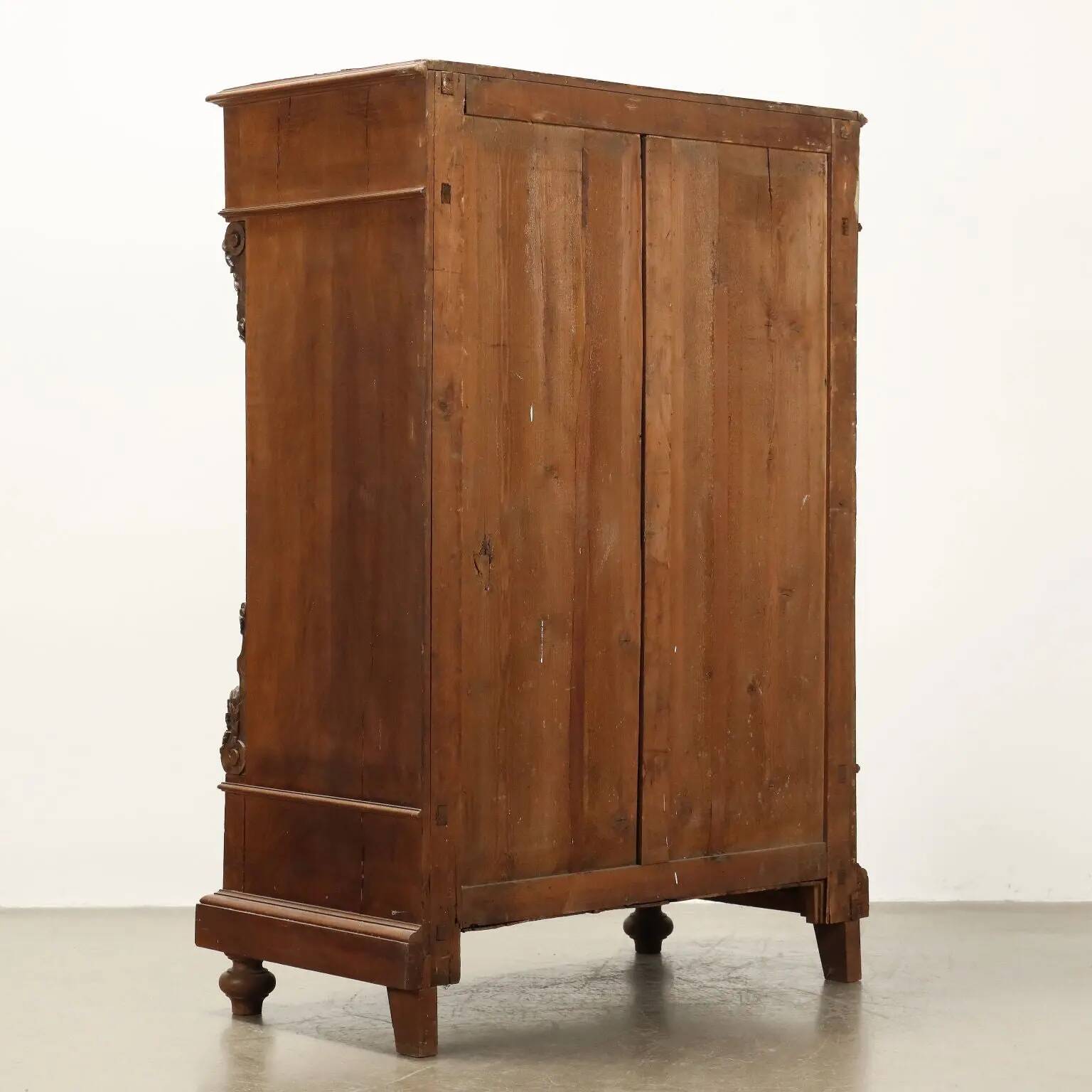 Antique neo-Renaissance walnut buffet, Italy, 19th century