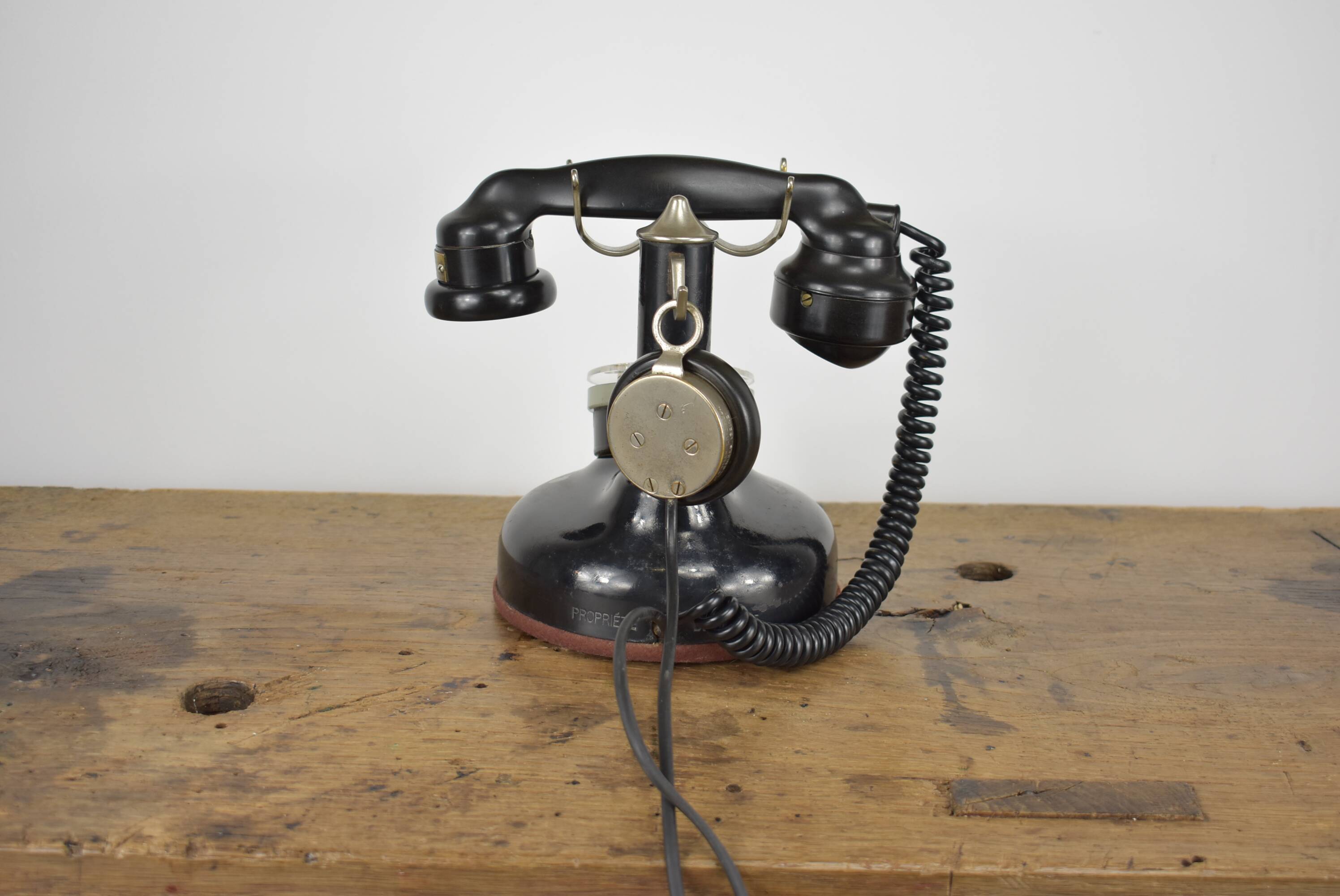 Old phone circa 1920