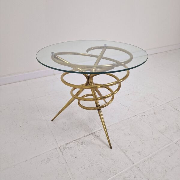 Table d'appoint italienne élégante du milieu du siècle avec base en laiton sculpturale, années 1970