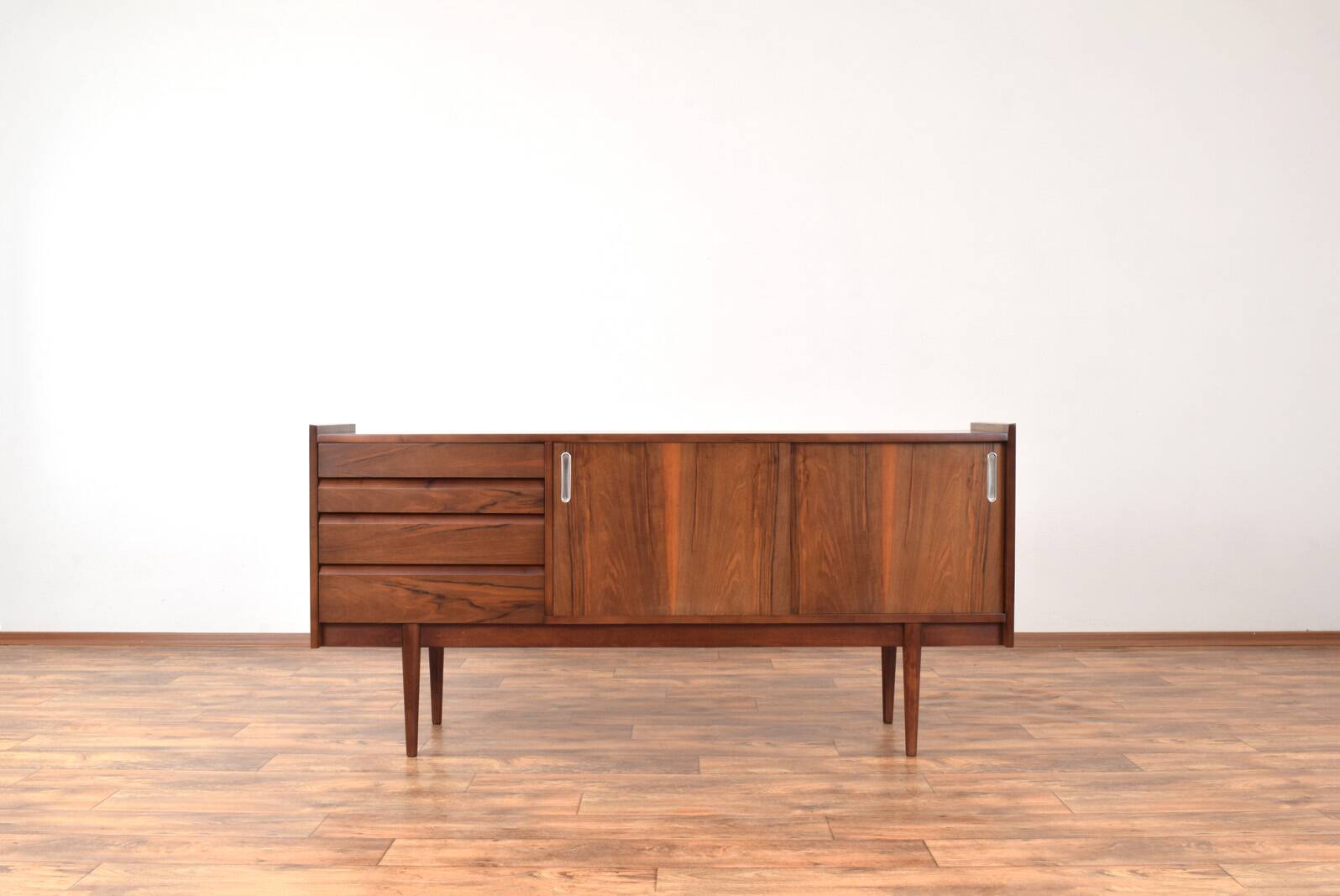 Mid-Century Polish Walnut Sideboard from Bytomskie Fabryki Mebli, 1960s.