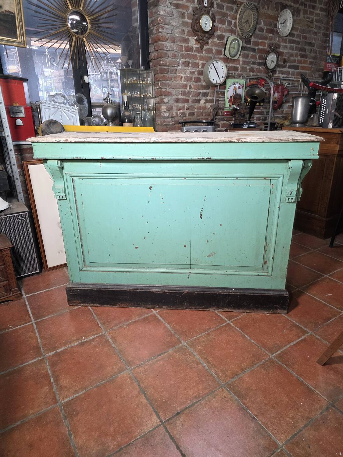 Antique counter in pitch pine with original patina.