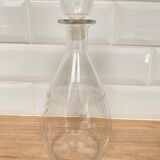 Carafe en verre gravé