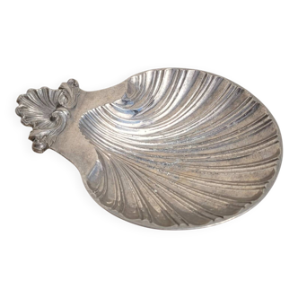 Silver scallop shell emptier