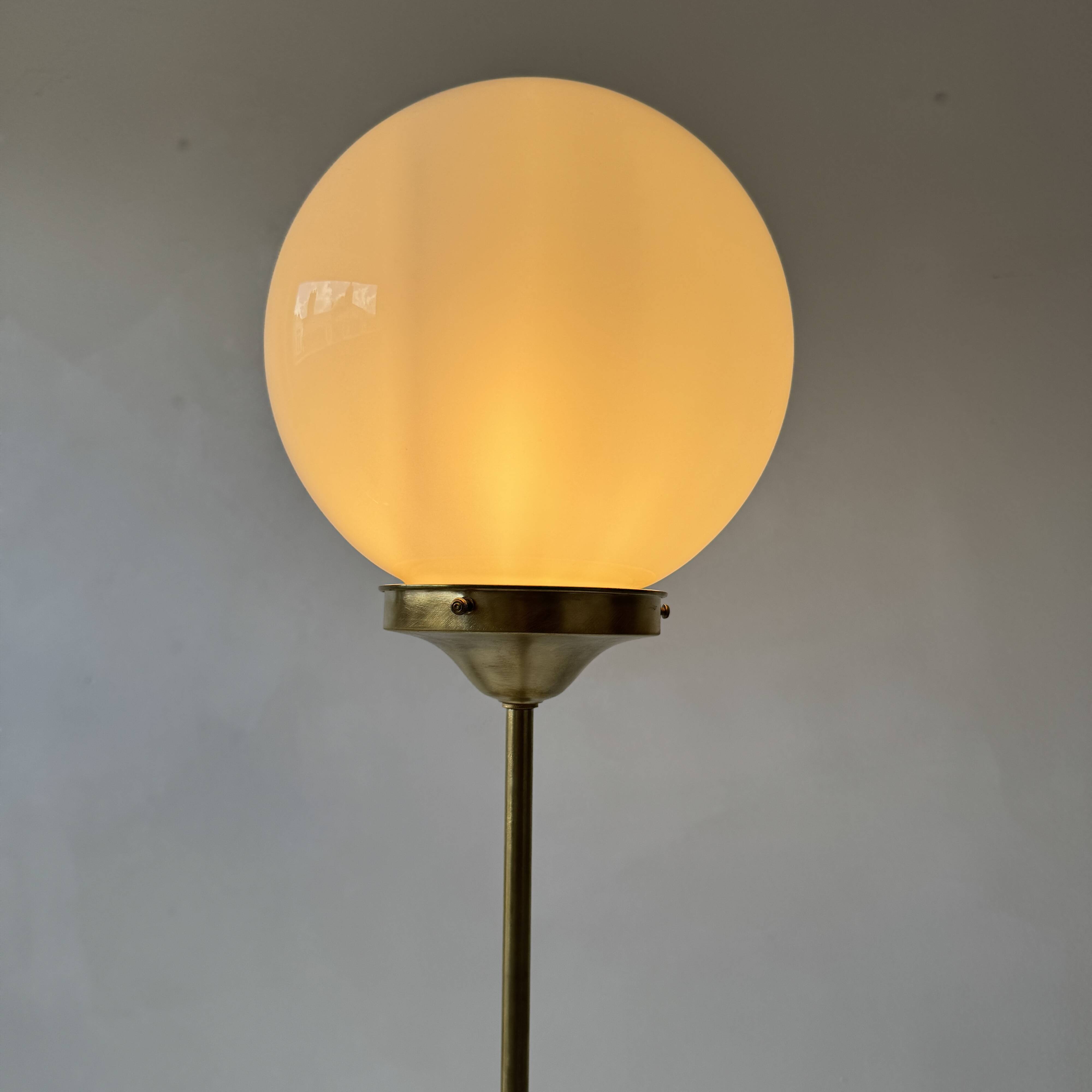VINTAGE XXL OPALINE TABLE LAMP