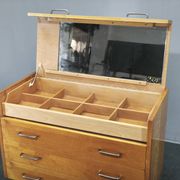 Coiffeuse avec miroir des années 1970 UP Zavody République tchèque.
