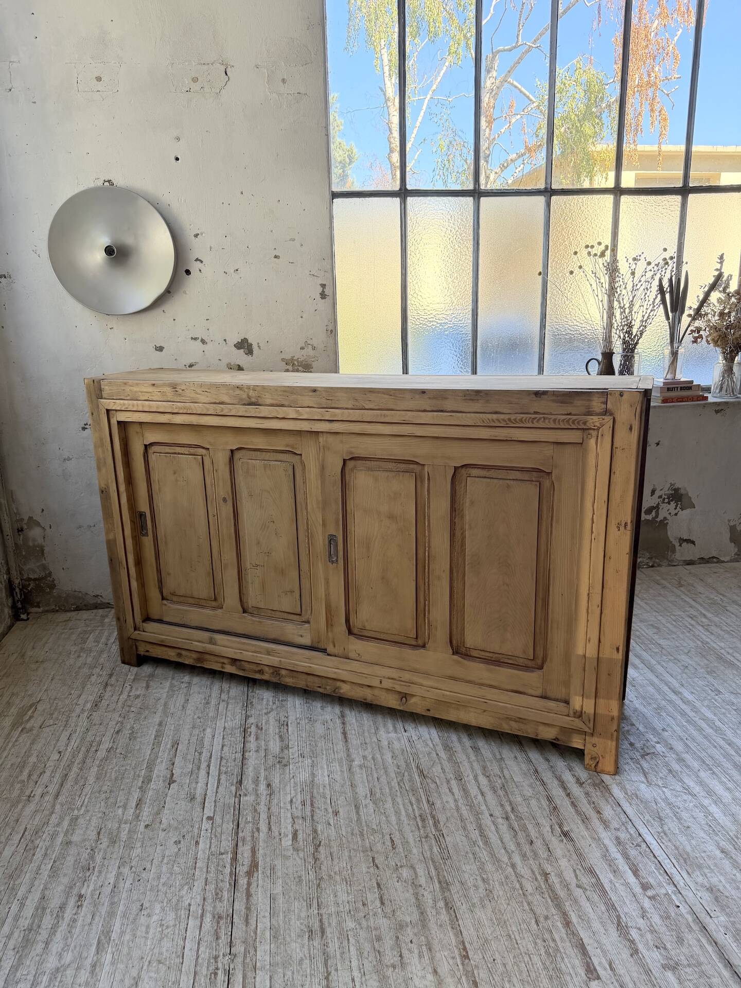 Enfilade with sliding doors from the 1950s