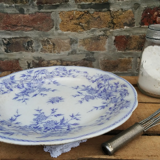 Plat de service Sarreguemine modèle épines XIXème siècle