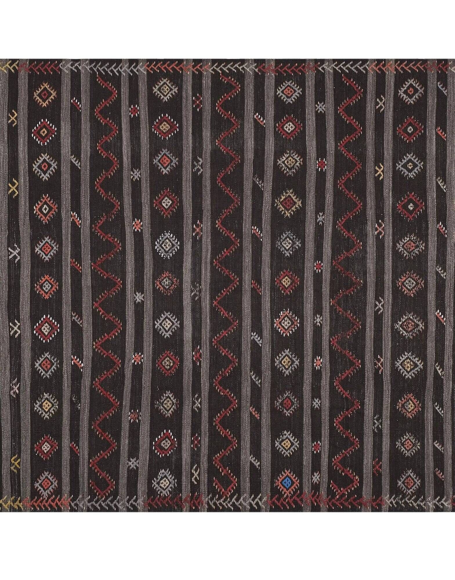 Vintage Turkish kilim, handwoven, 227x324 cm.
