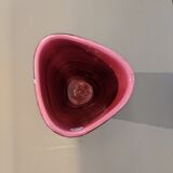 Ceramic vase with granite effect and pink background