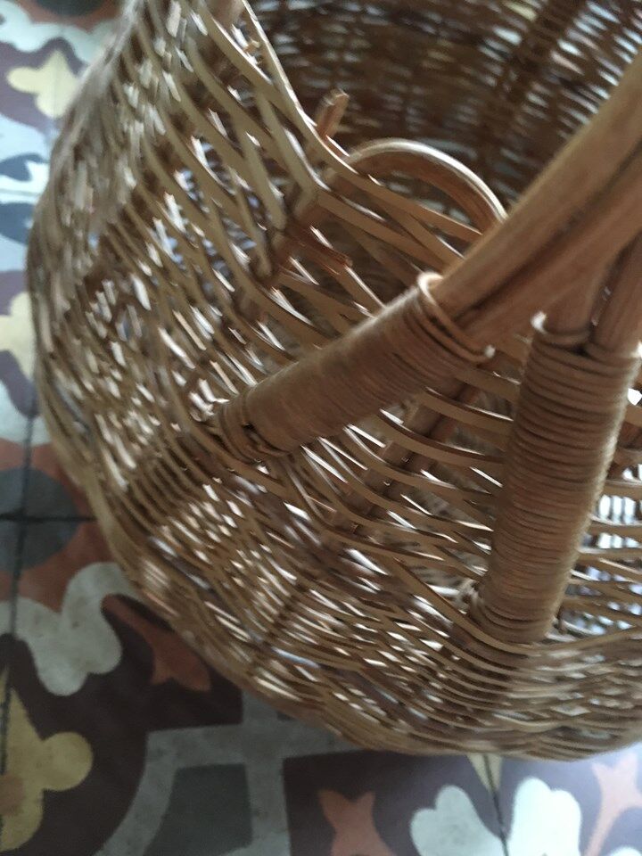 Wicker round basket.