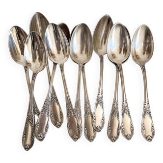 Box of 11 small spoons in vintage silver metal