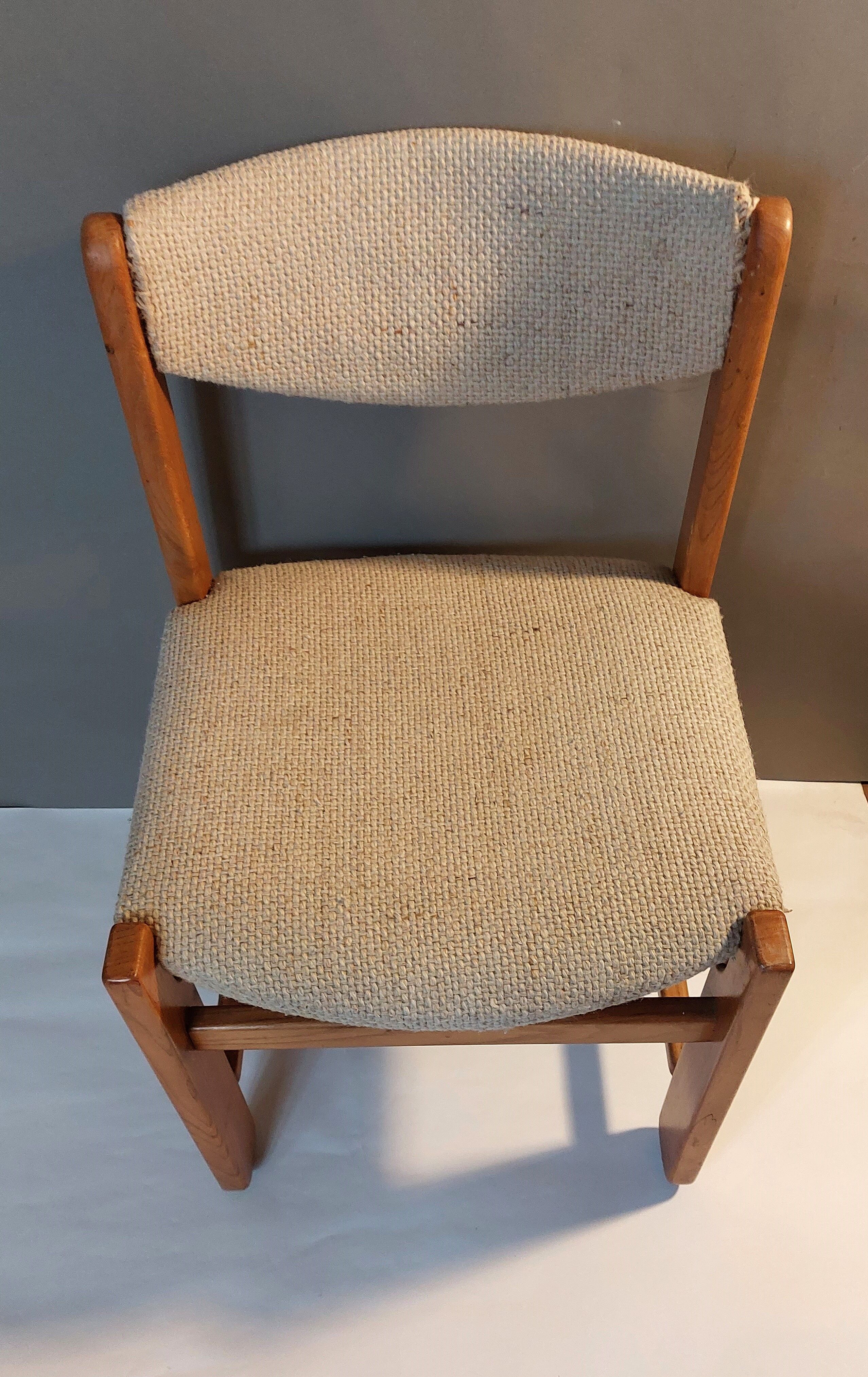 Pair of modernist chairs in solid elm 1970