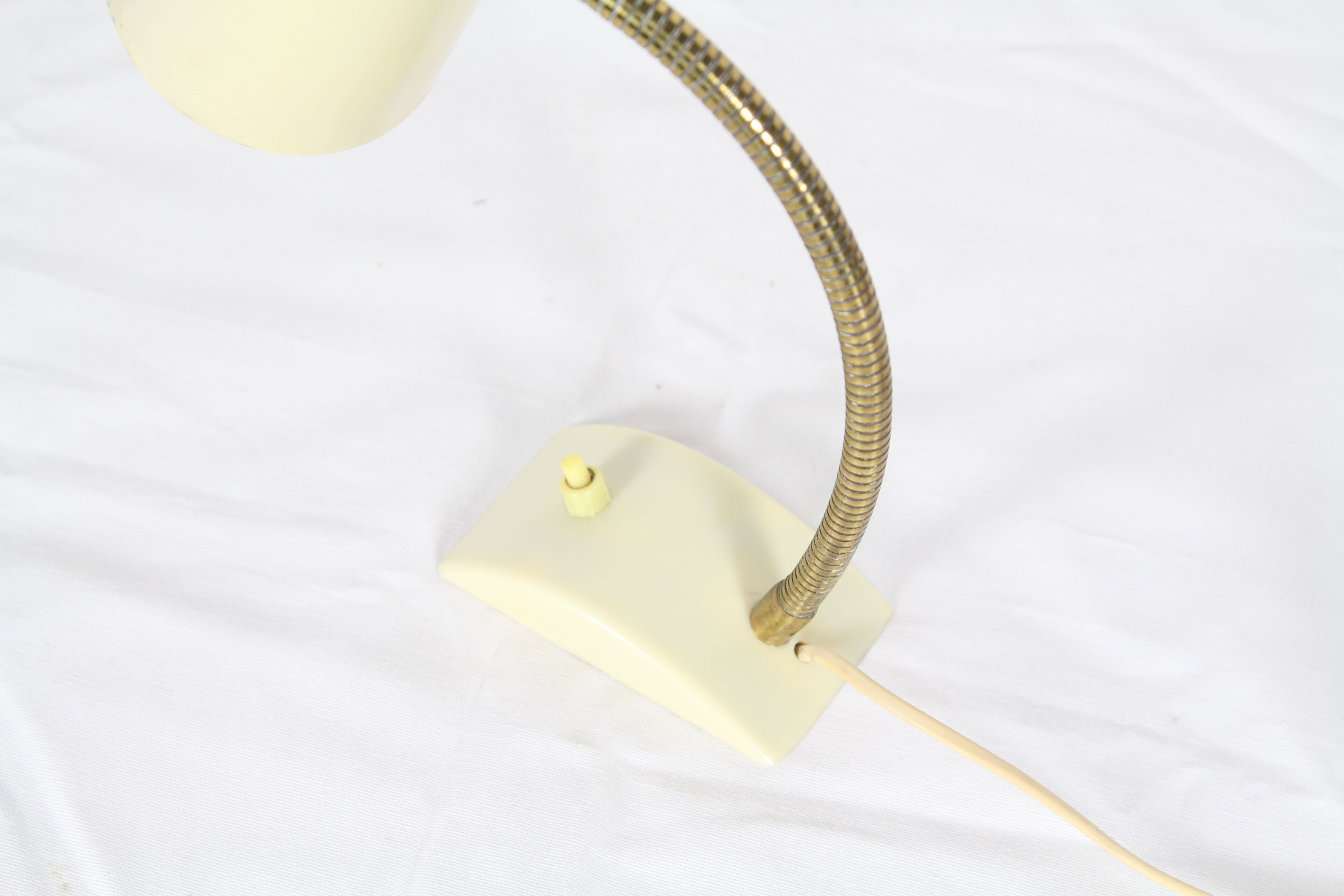 Table lamp with conical shade 50/60