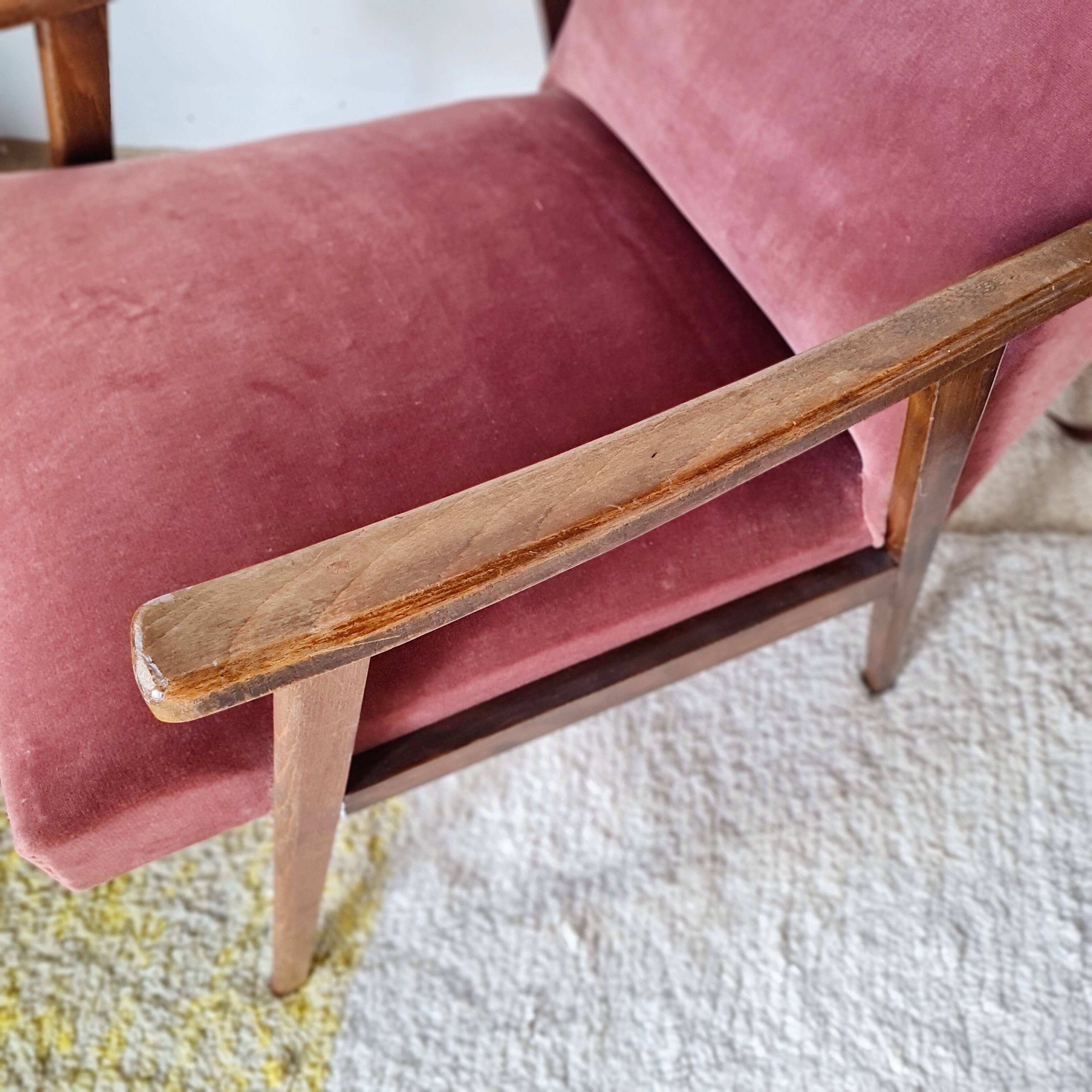 Vintage Scandinavian armchair from the 50s/60s – tapered legs, wood & velvet