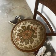 Chaise en bois tourné pour enfant