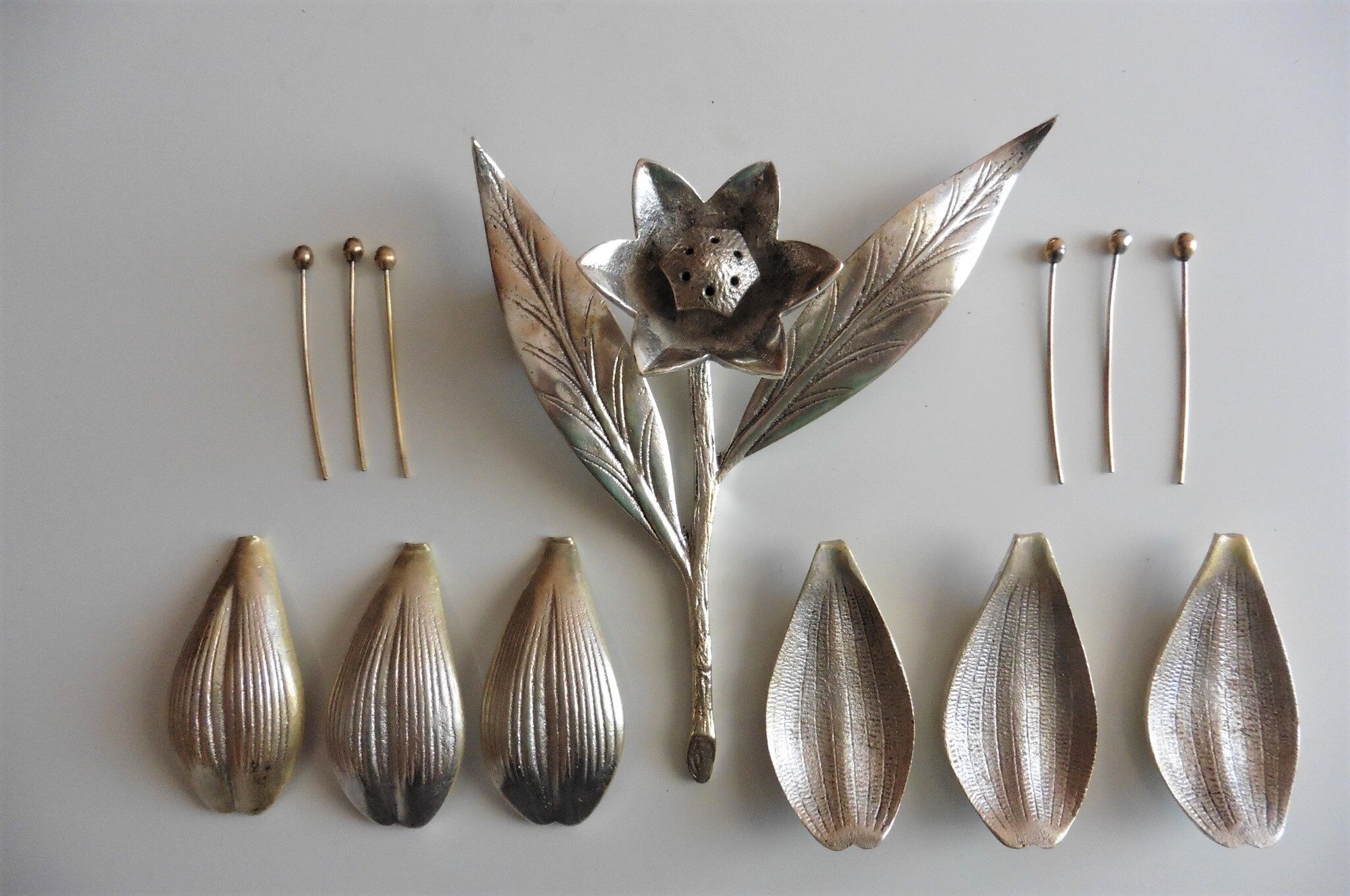 Silver metal flower ashtray