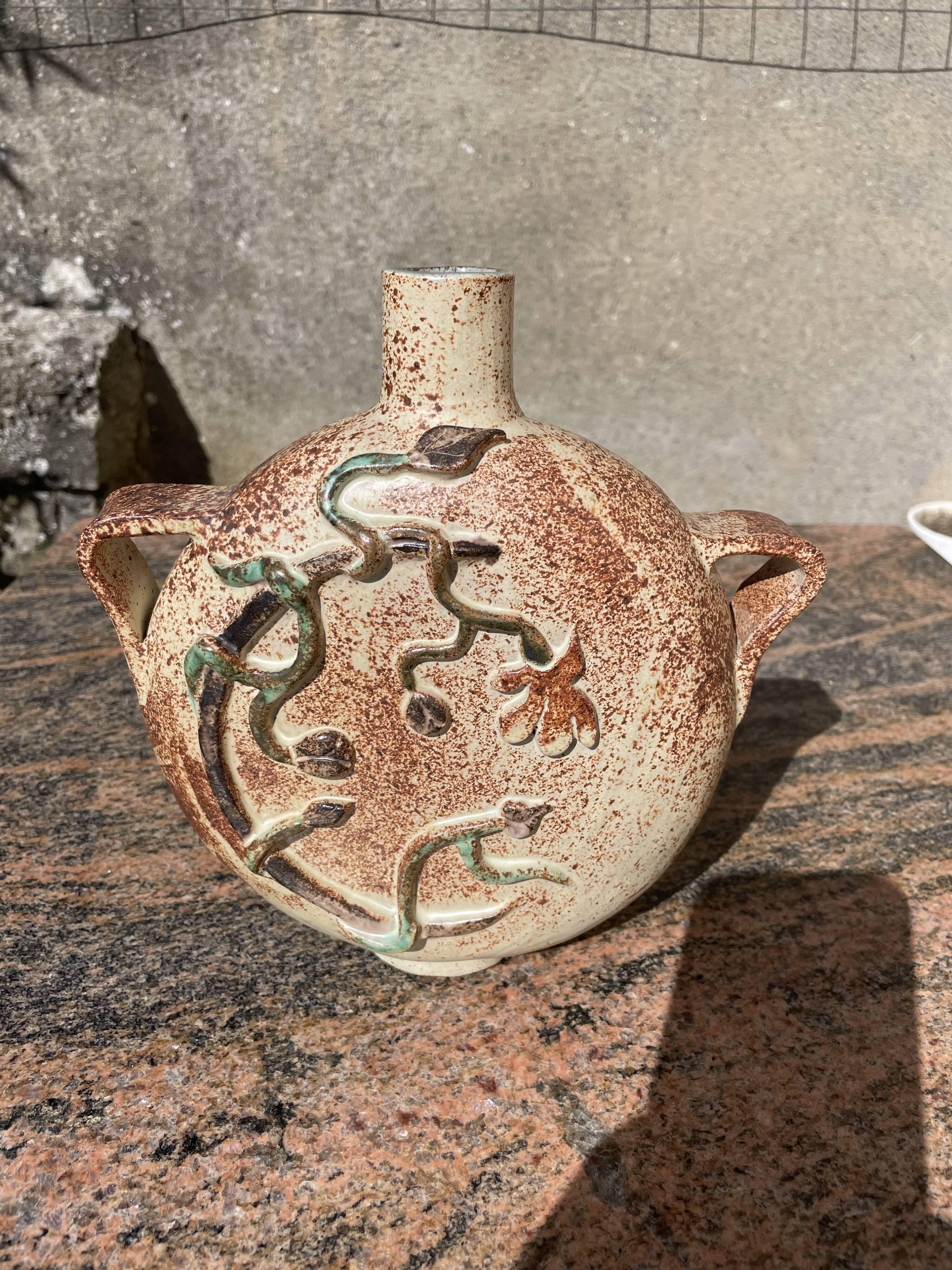 Flat gourd-shaped vase