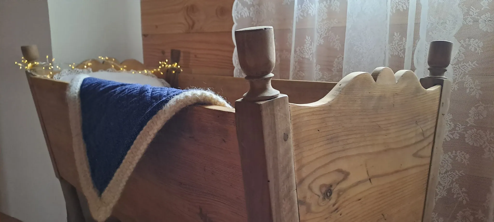 Antique pine cradle