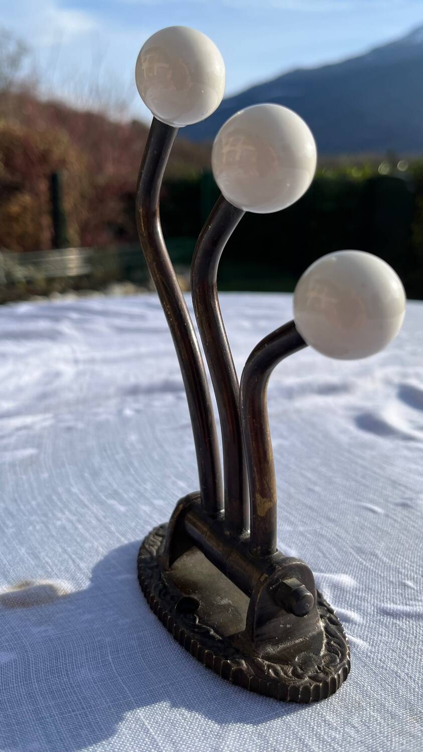 Vintage bakelite 3 ball hook