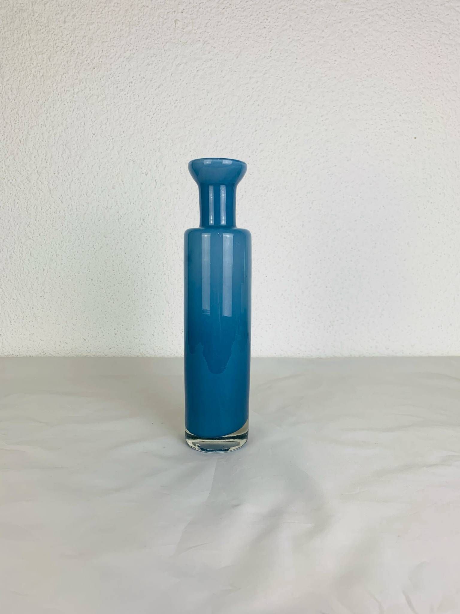 Vase verre bleu vintage style scandinave
